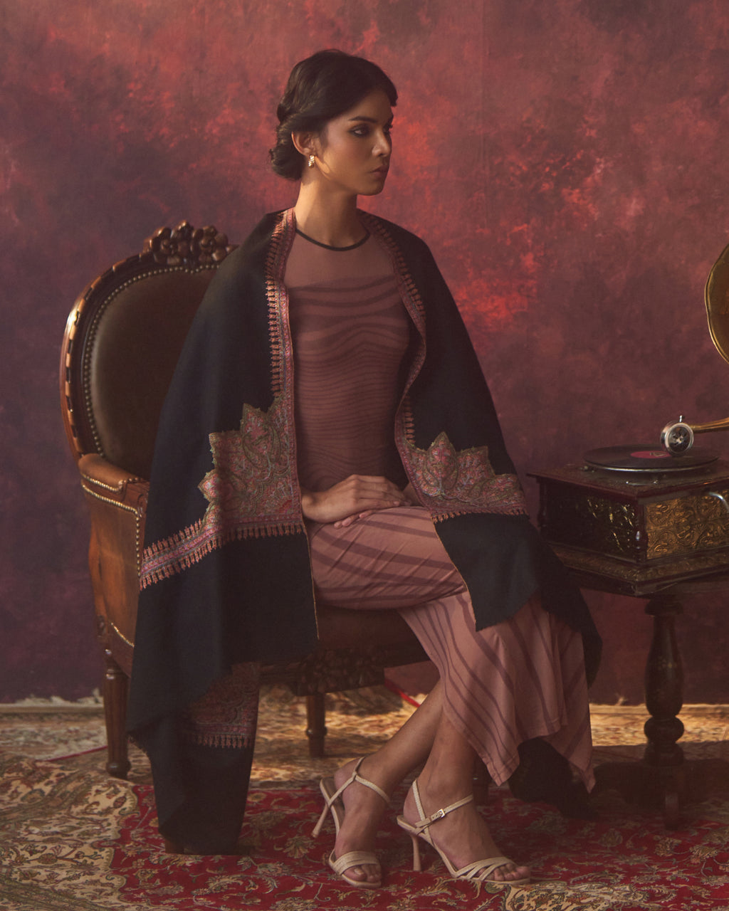 Mehfil Noir Sozni Shawl